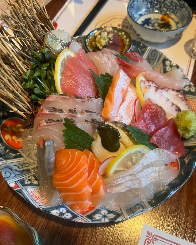 싱싱한 사시미 한 상