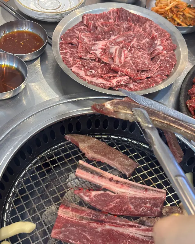 숯불에 구워먹는 우대갈비