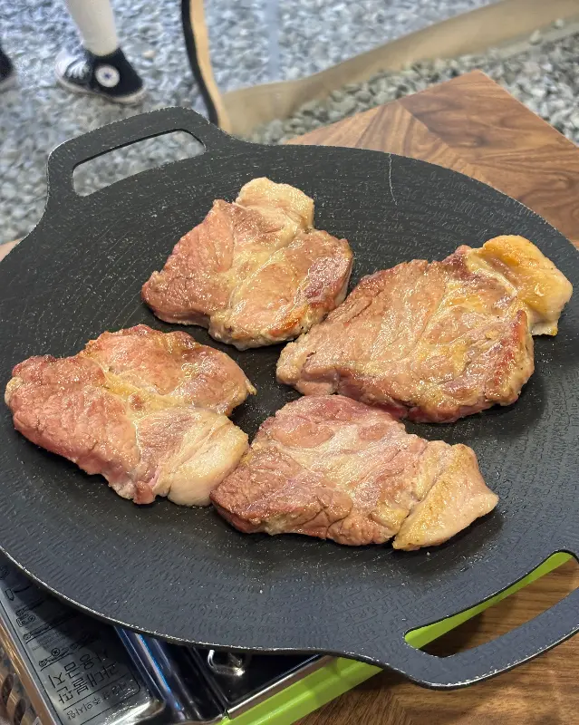 잘 구워진 목살