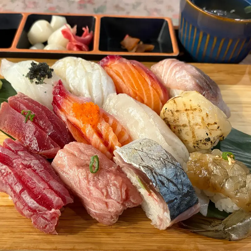 다채로운 구성의 초밥