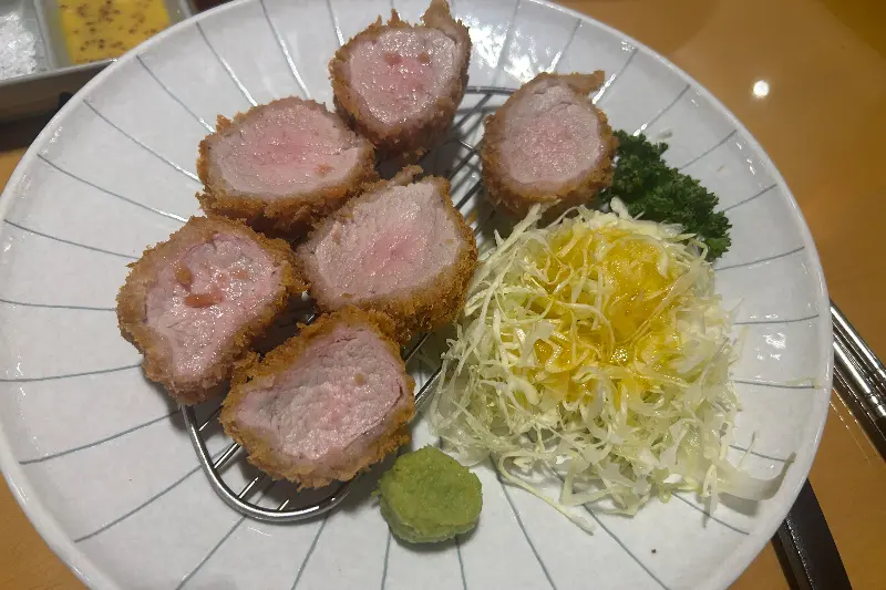 겉바속촉 멘치카츠