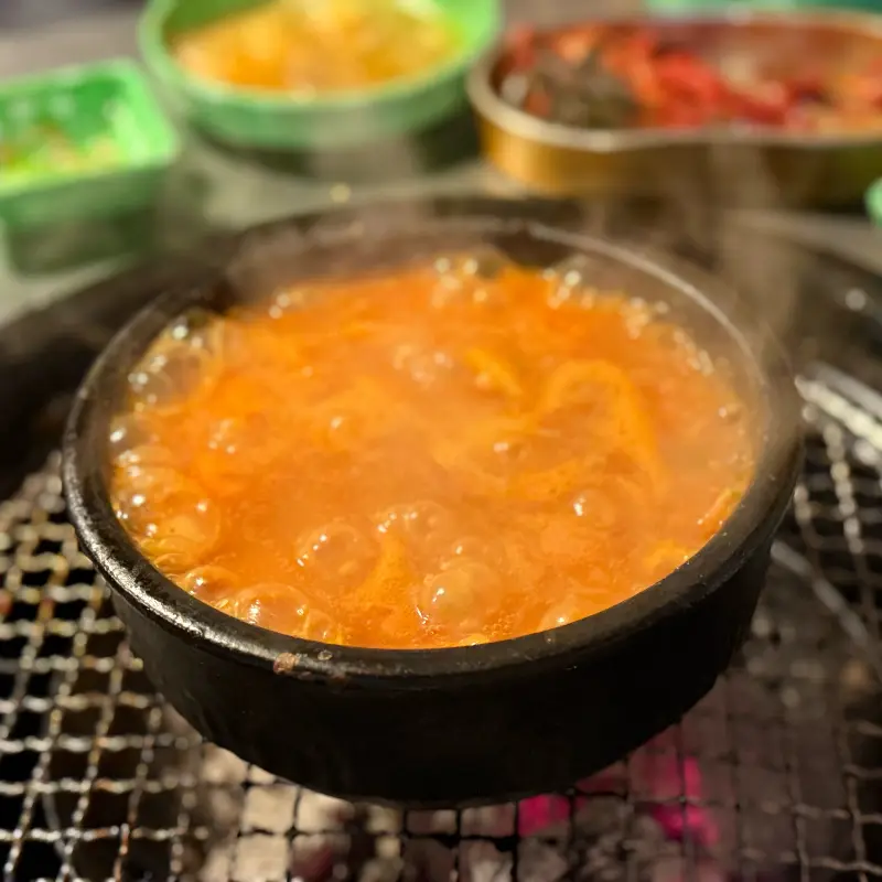 보글보글 끓는 된장찌개