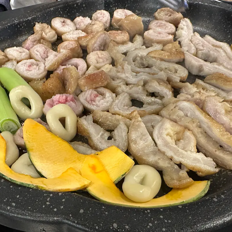 노릇하게 구워진 막창