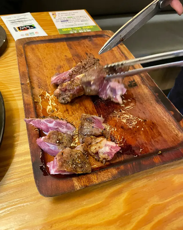 맛있게 구워진 양갈비