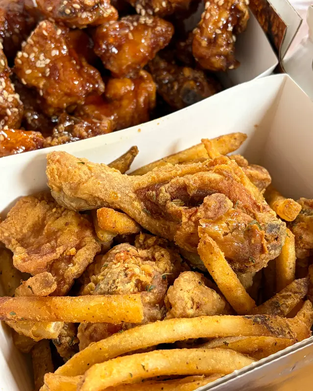 겉은 바삭, 속은 촉촉한 후라이드 치킨