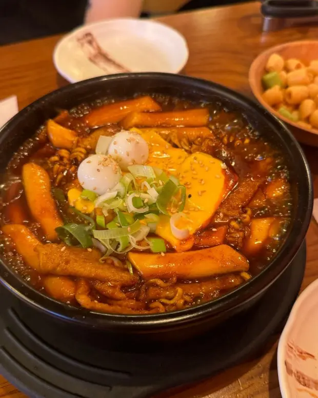 푸짐한 치즈라볶이