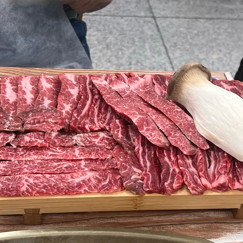 다양한 부위의 소고기