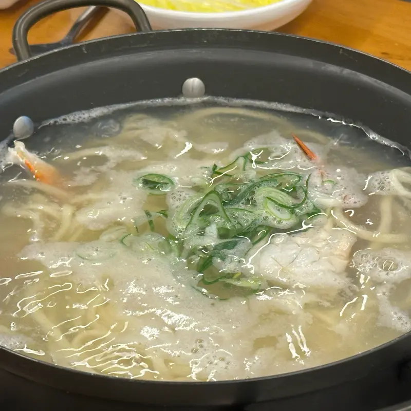 시원한 국물이 일품인 칼국수