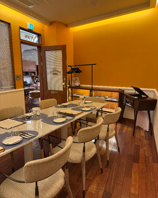 델리카트슨 한남 룸