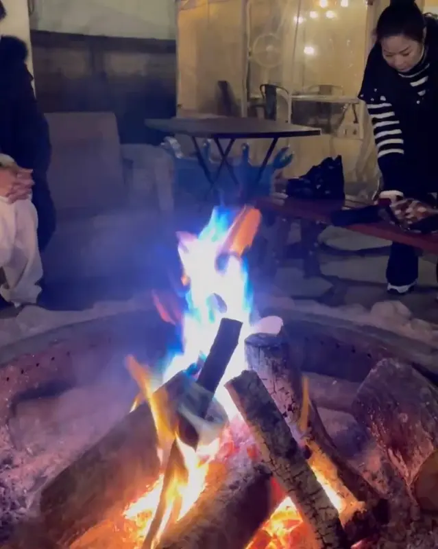 모닥불에 구워먹는 마시멜로우