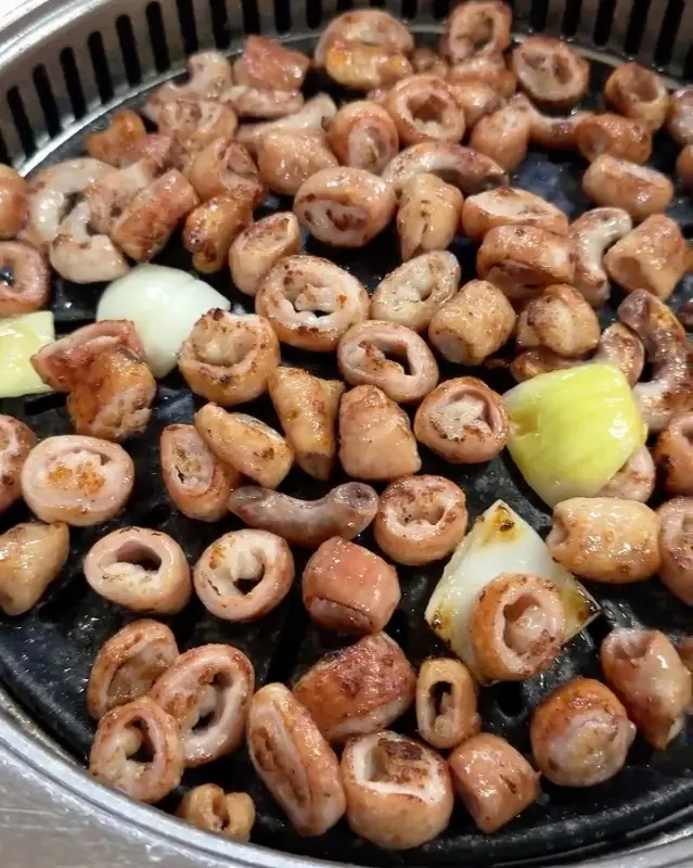 노릇노릇 구워지는 곱창