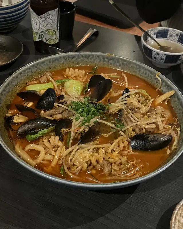 홍합과 야채가 듬뿍 들어간 바지락 술찜 파스타