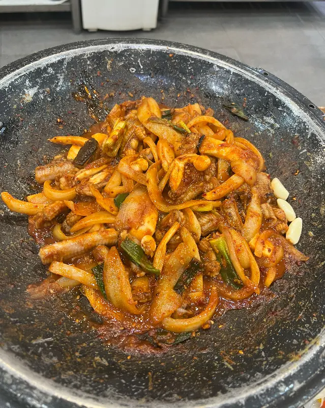 맛깔스러운 양념 꼼장어