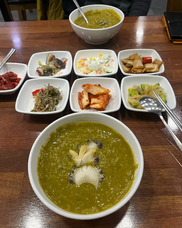 다양한 종류의 밑반찬