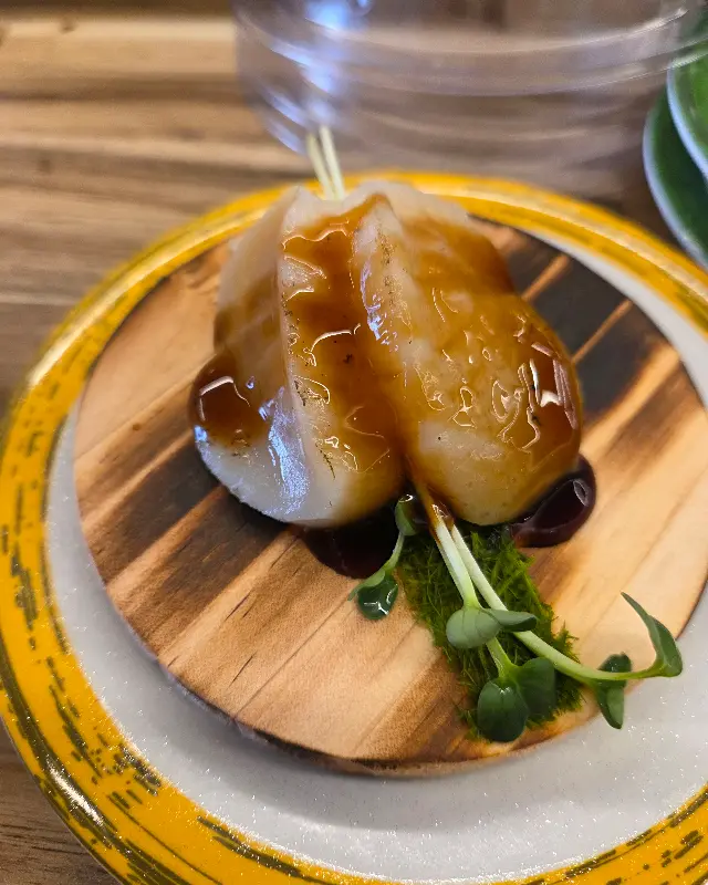 윤기가 흐르는 초밥