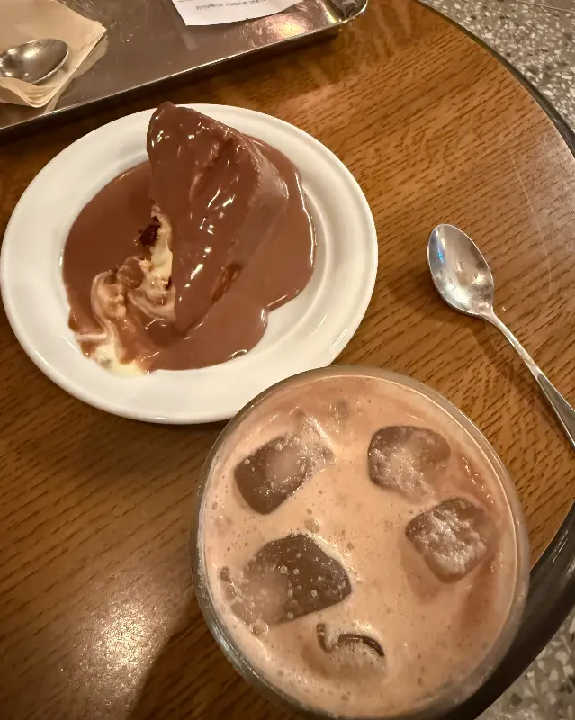 라이드 커피와 두틸다 케이크