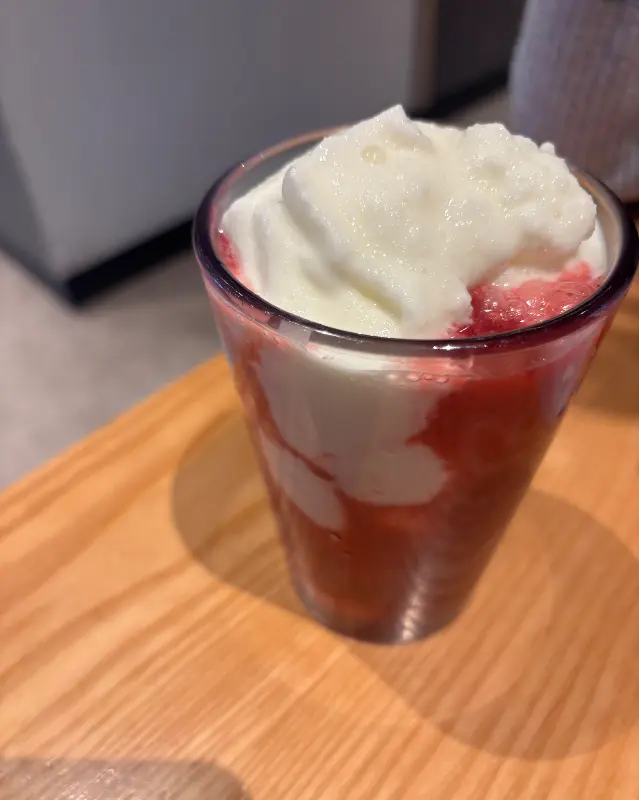 딸기 요거트 블렌디드