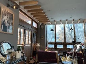 LP 감성 폭발! 연천에서 만난 음악과 커피의 클래식한 맛집