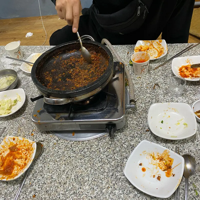 : 싹 비운 냄비