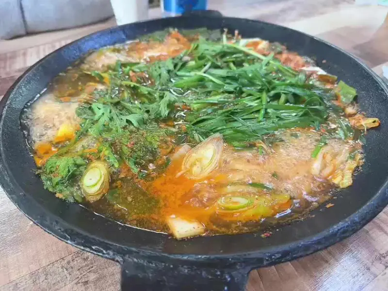 보글보글 끓는 물닭갈비