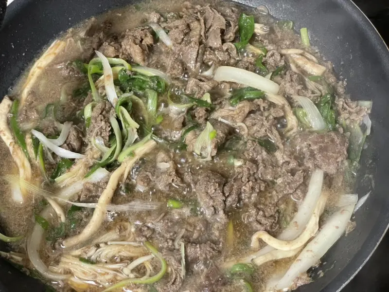 푸짐한 양에 놀라고, 맛에 감동하는 소고기 샤브샤브