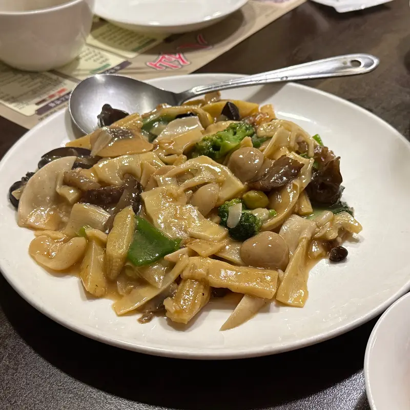 푸짐한 양의 팔보채