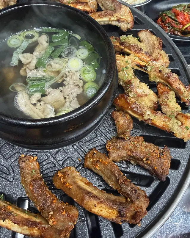 불판 위의 쪽갈비