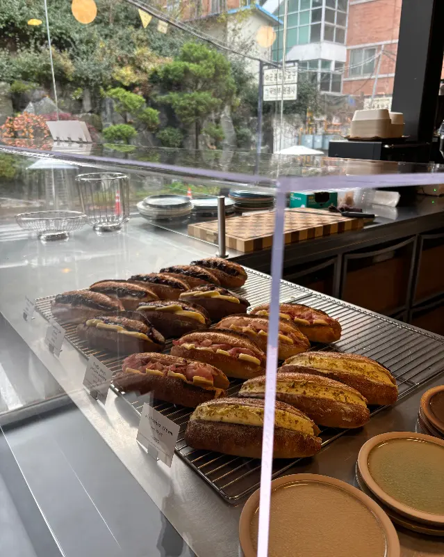 쇼케이스 안의 바게트