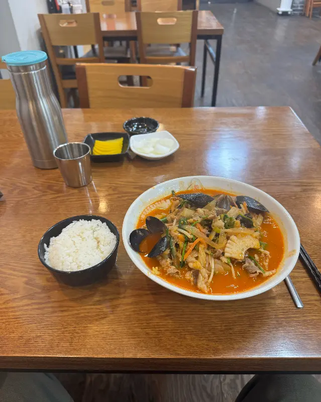 해물이 가득한 짬뽕밥