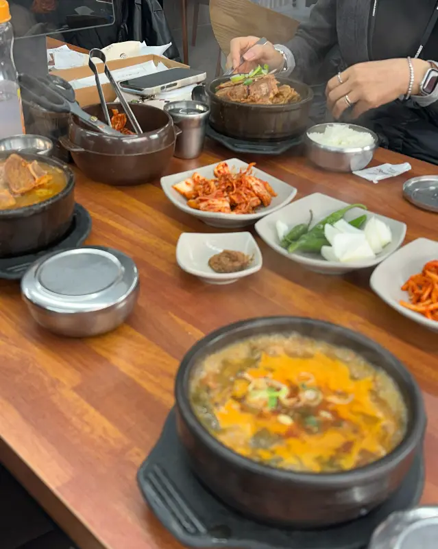 흥주선비국밥 내부