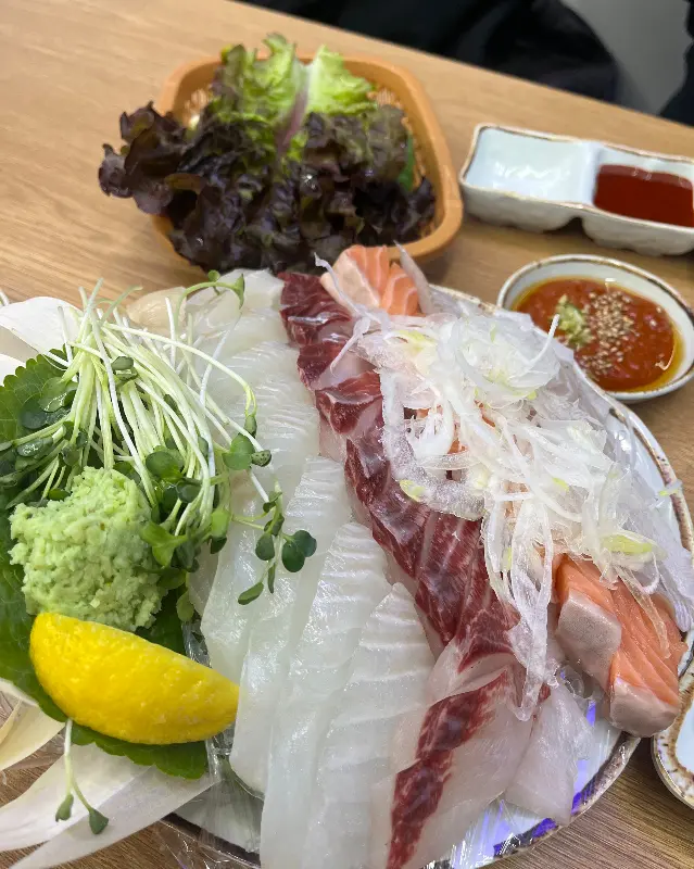 신선한 해산물 한상차림