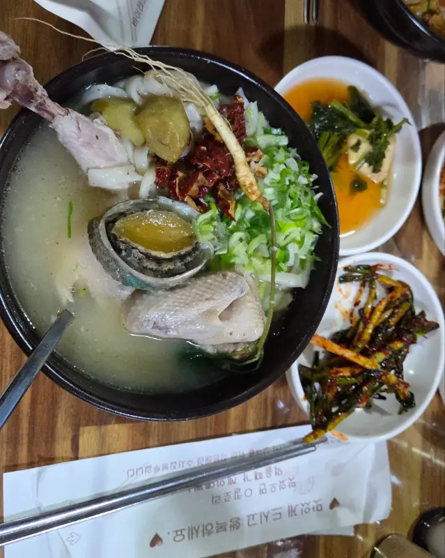 영양닭칼국수 상차림