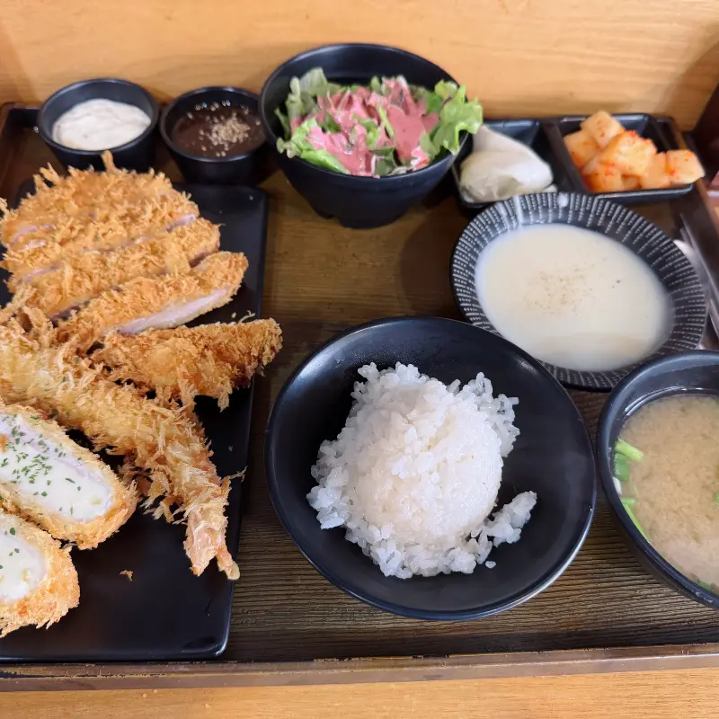 돈까스 정식 항공샷