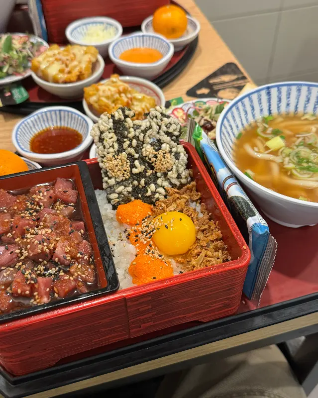 카모메 한양대점의 정갈한 플레이팅