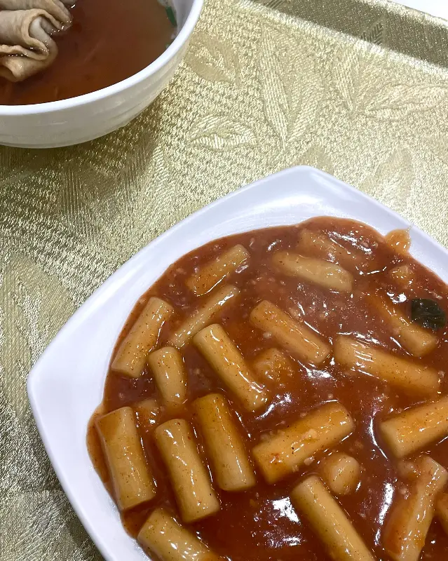 윤기가 좔좔 흐르는 떡볶이