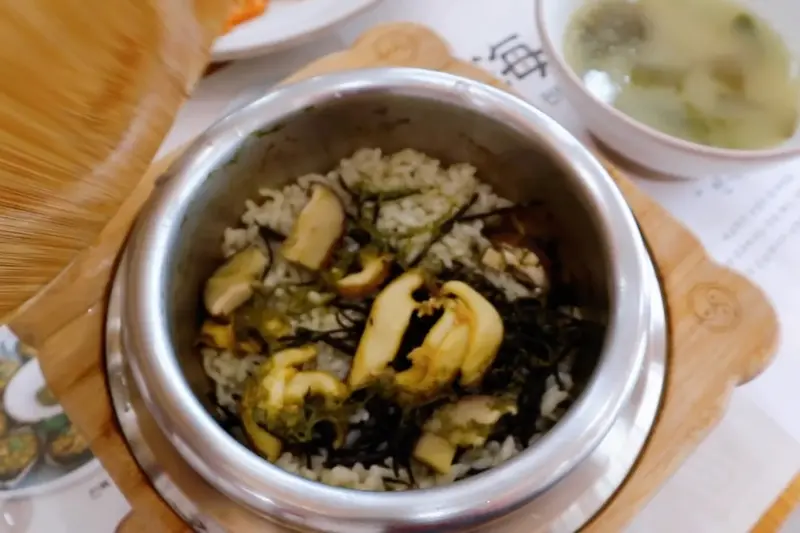 전복솥밥 클로즈업