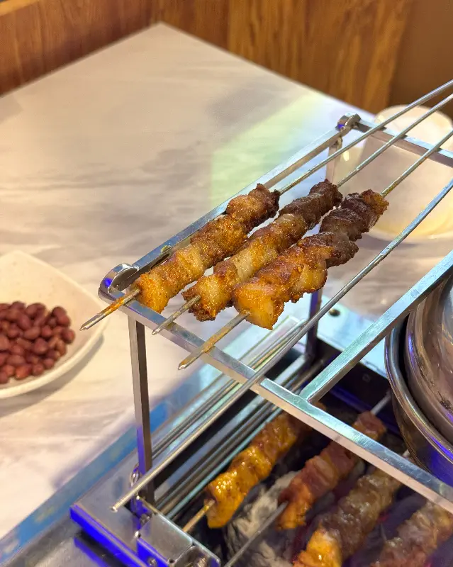 자동으로 구워지는 양꼬치