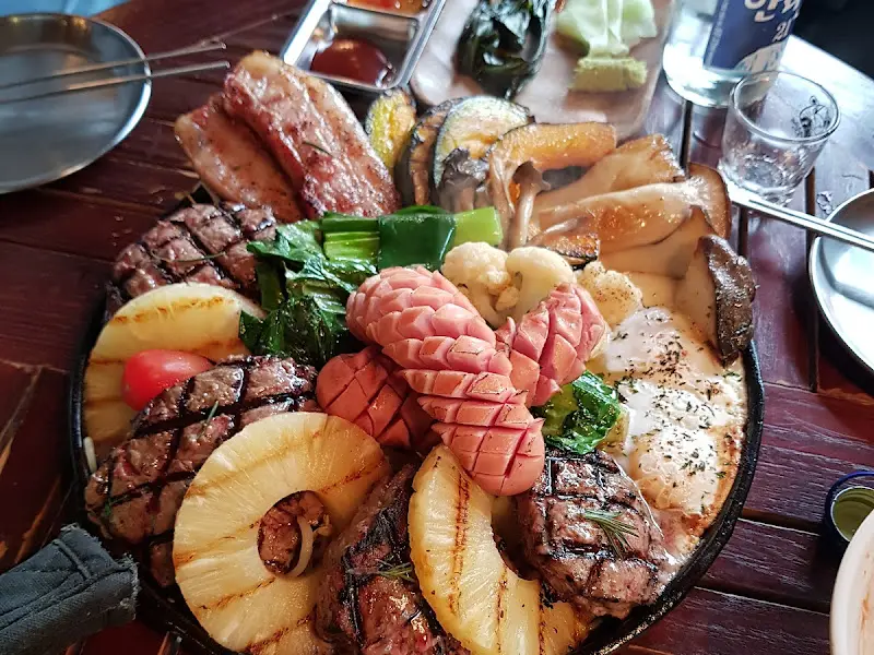 호돌이문방구의 푸짐한 메인 메뉴