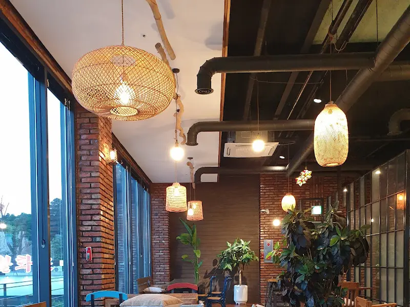 브리키 내부 인테리어