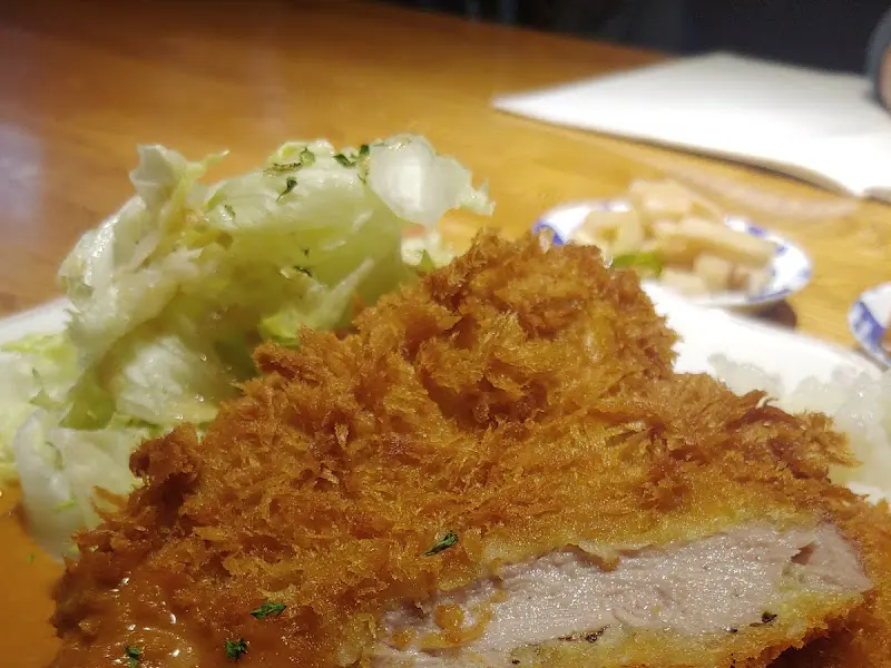 겉바속촉 돈까스 단면