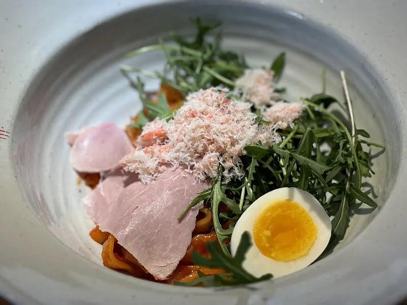 비빔칼국수의 루꼴라 고명