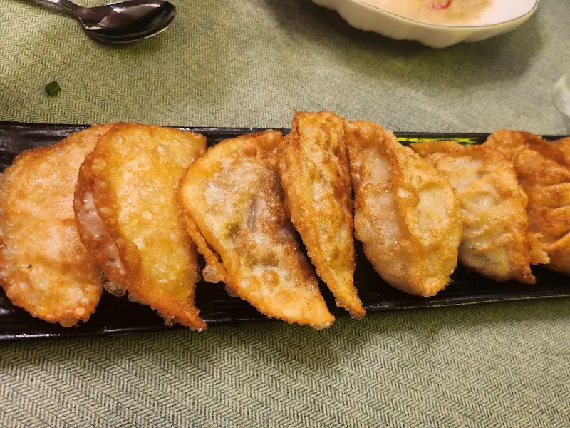 황금빛 군만두의 향연