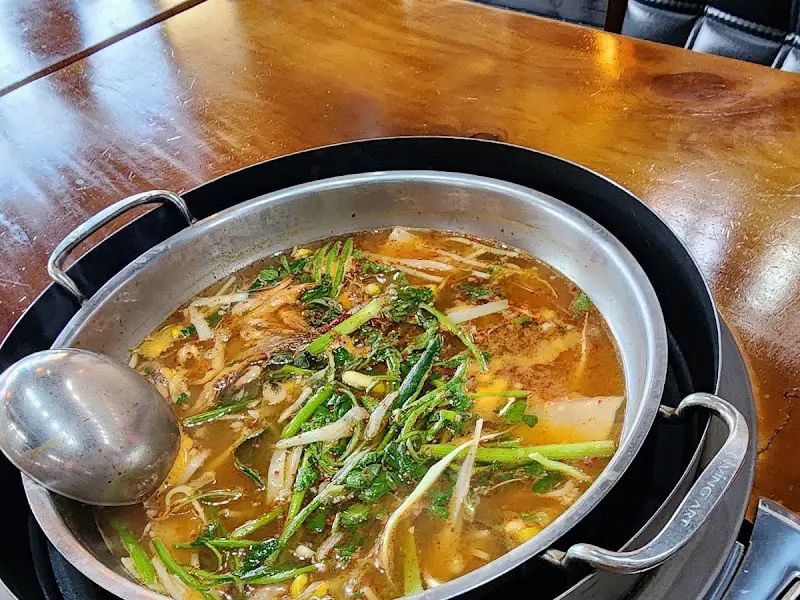 시원하고 칼칼한 민물새우탕