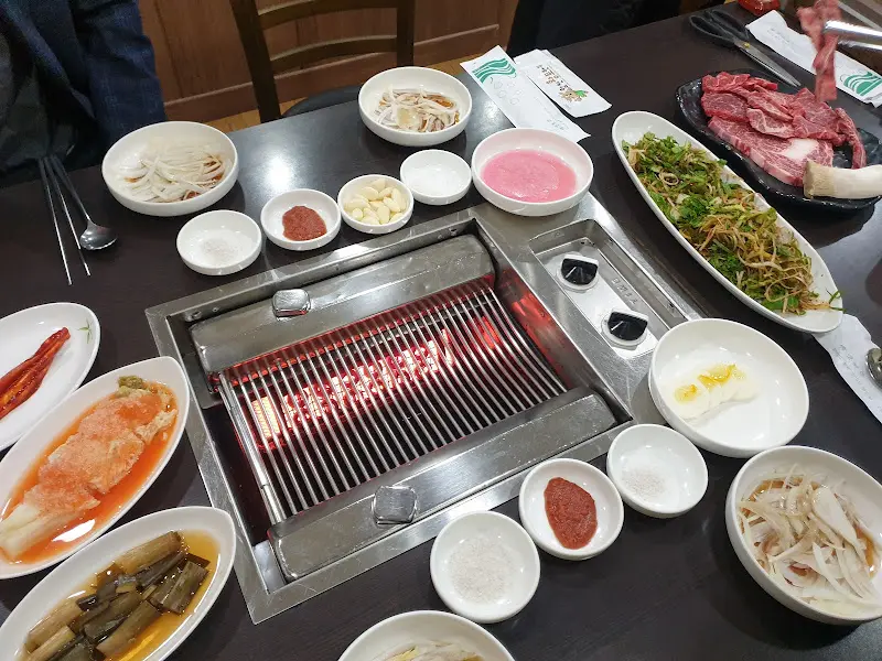 푸짐하게 차려진 한 상 차림