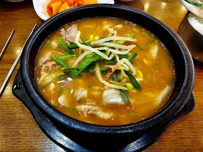 보글보글 끓는 순대국