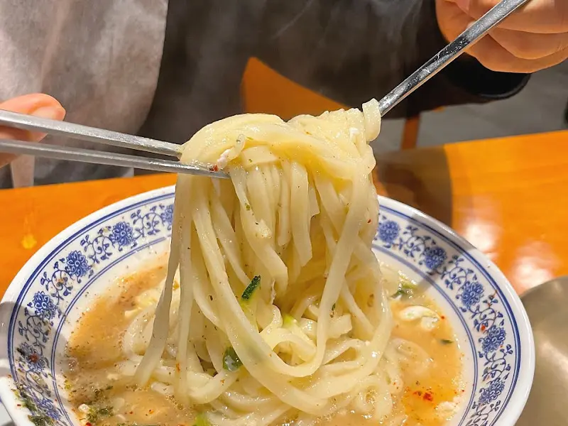 쫄깃한 면발이 살아있는 칼국수