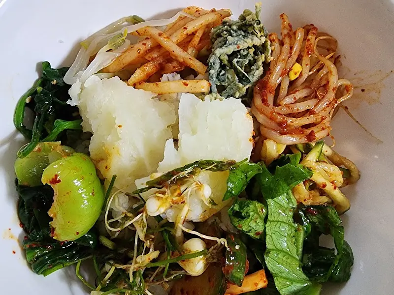 보리밥에 듬뿍 들어간 감자