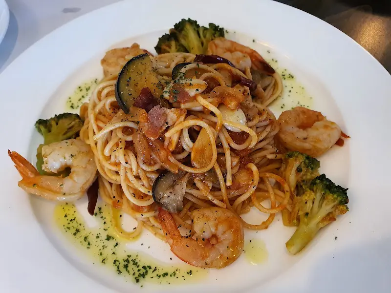 해산물이 듬뿍 들어간 토마토 해물 리조또