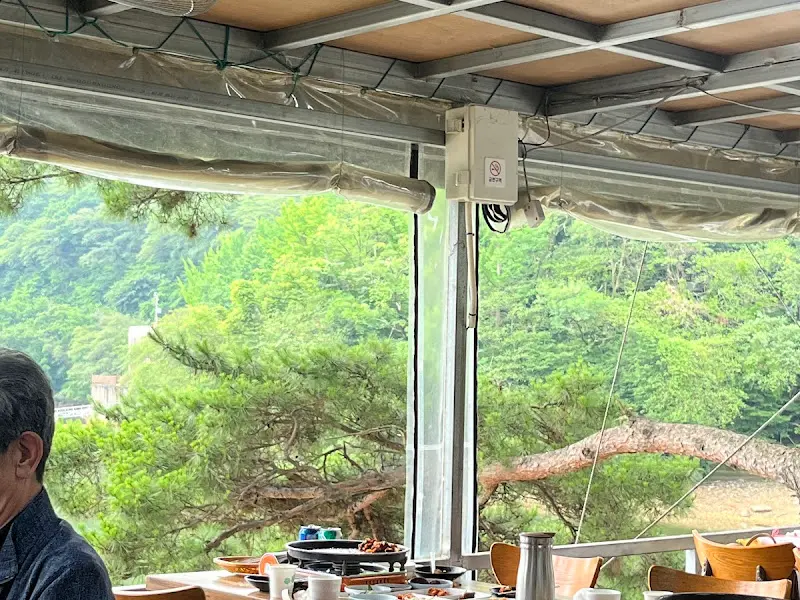 창밖으로 보이는 풍경