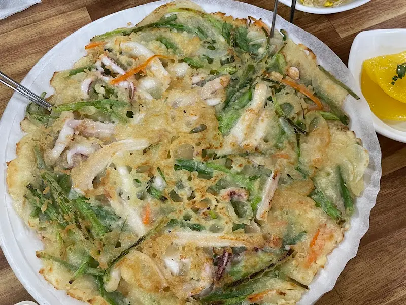 해물파전의 푸짐한 비주얼